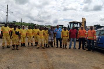 Solidariedade: Prefeitura de Muriaé presta ajuda para limpeza de Recreio