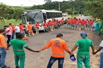 Equipe Demsur promove a limpeza das vias nesta segunda (9)